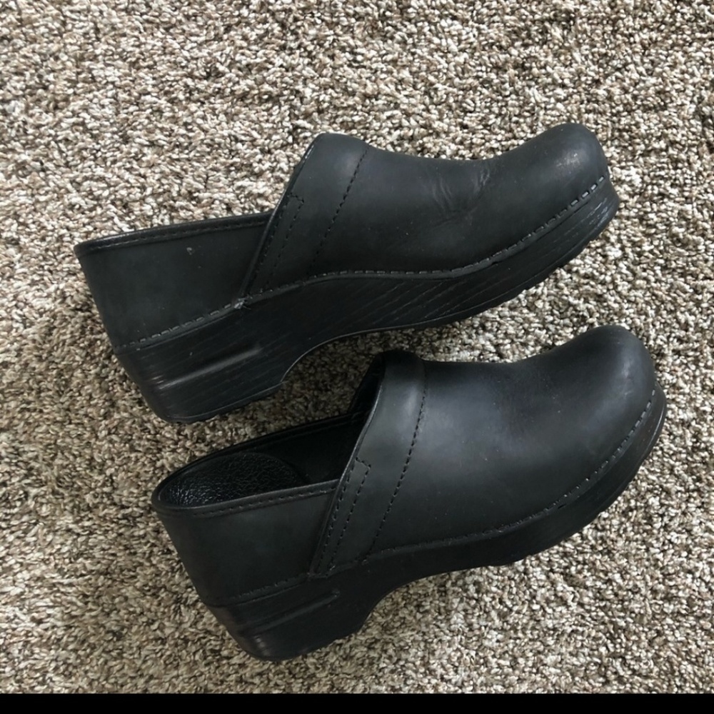 Dansko size 39 clogs